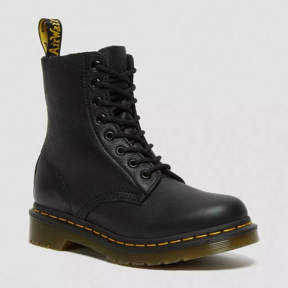Dr. Martens Pascal Virginia Leather Boots